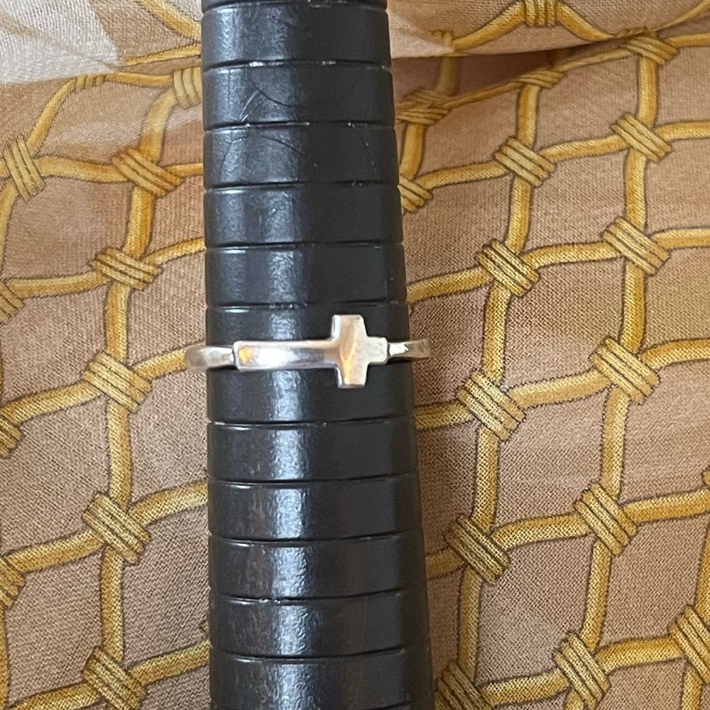 Silpada hammered Silver Cross Ring